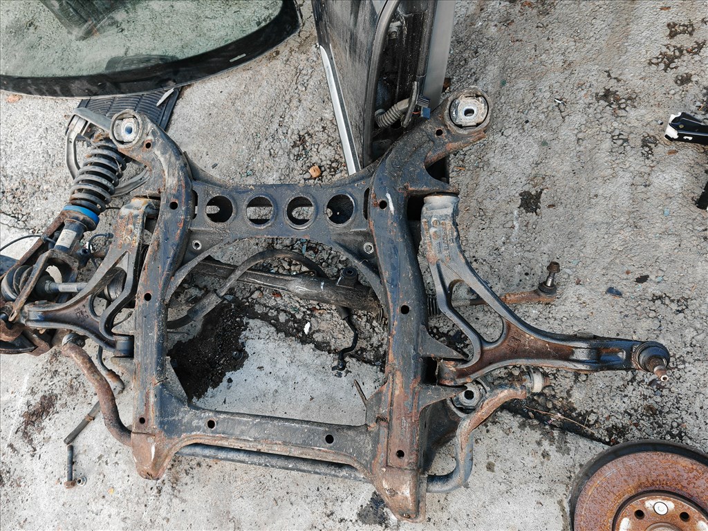 Volkswagen Touareg I R5 TDI Vw touareg 2.5 tdi 3.0 tdi első bölcső  1. kép