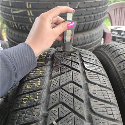 225/65 R17 Pirelli téli gumi 15000ft a 4db/58/