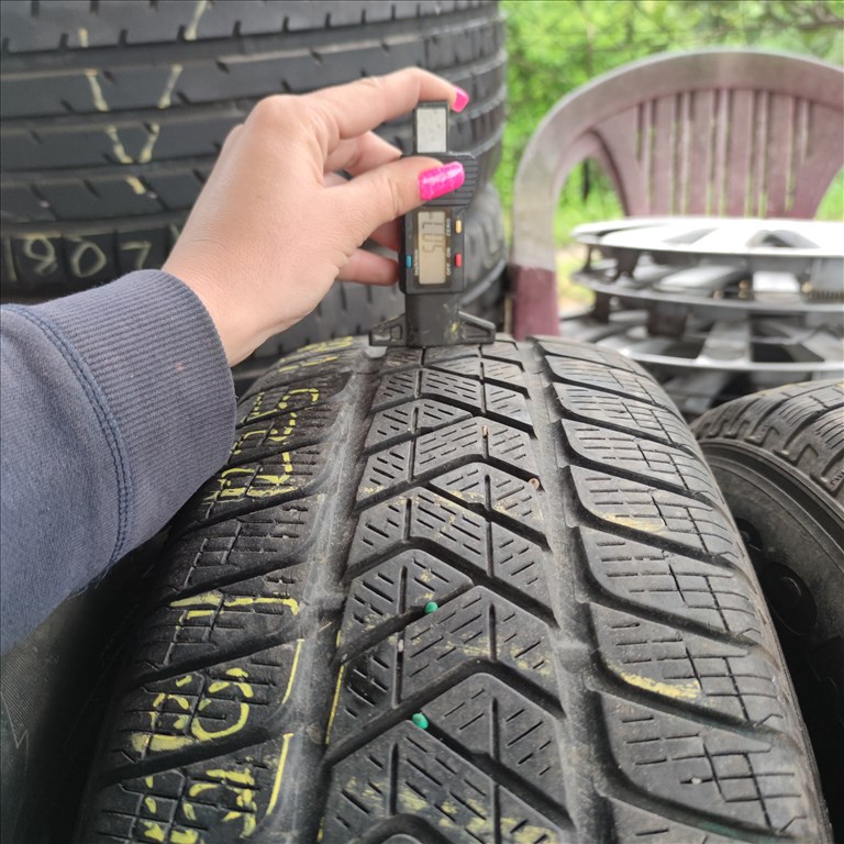 225/65 R17 Pirelli téli gumi 15000ft a 4db/58/ 2. kép