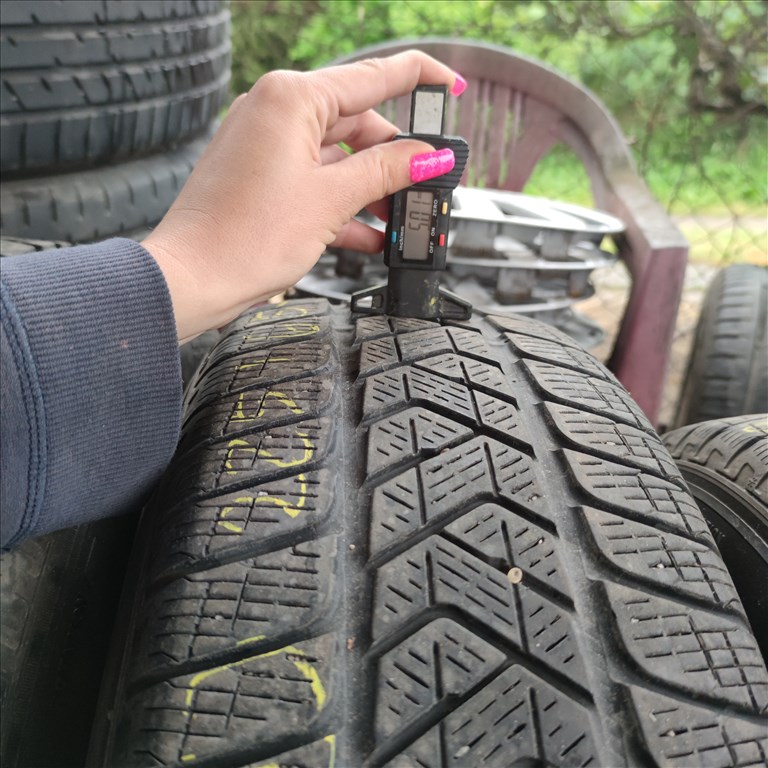225/65 R17 Pirelli téli gumi 15000ft a 4db/58/ 3. kép