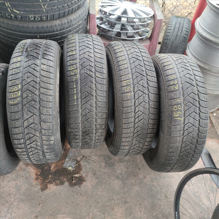 225/65 R17 Pirelli téli gumi 15000ft a 4db/58/ 5. kép