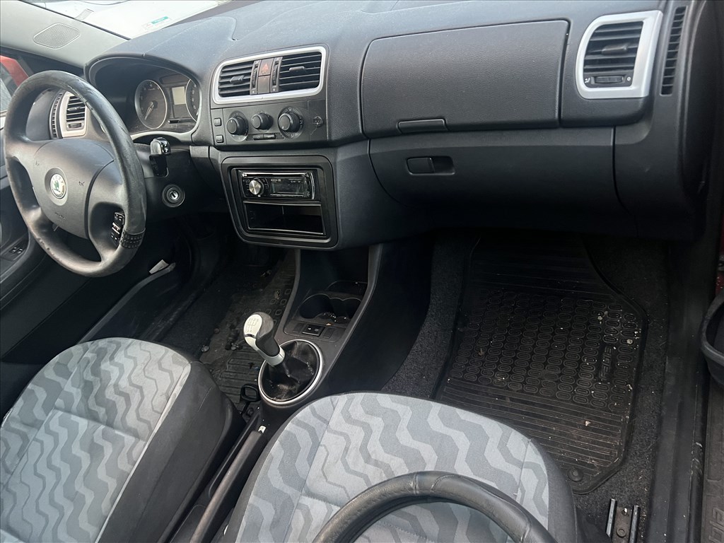 Skoda Fabia II bontott alkatrészei 2. kép