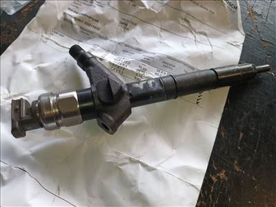 Nissan Pathfinder R51 2.5Dci porlasztó  bosch16600eb300