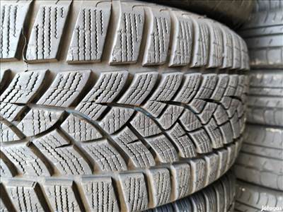  225/5517" újszerű Goodyear téli gumi gumi