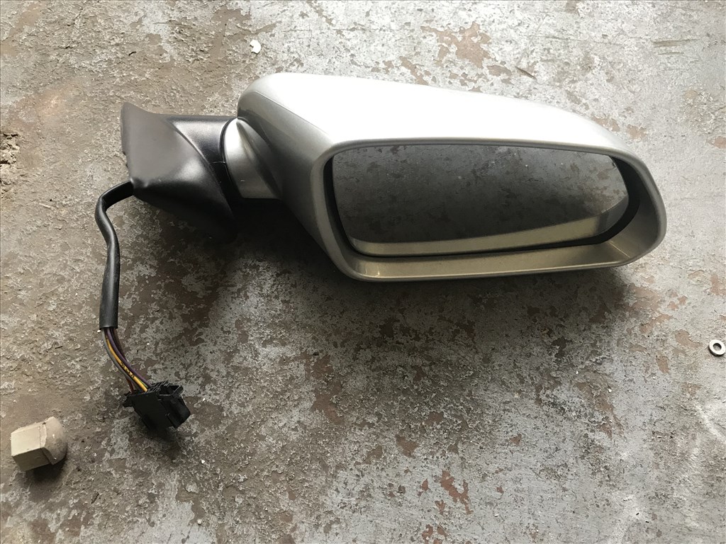 Skoda Octavia II ( FL előtti) fűthető jobb visszapillantó 1. kép