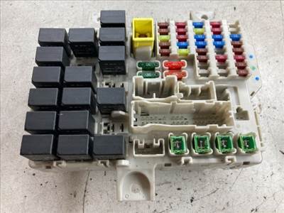 MITSUBISHI COLT Biztosítéktábla Doboz