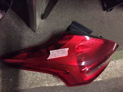 Ford Focus Mk3 2015- Bal hátsó lámpa ledes( 5 ajtóshoz )