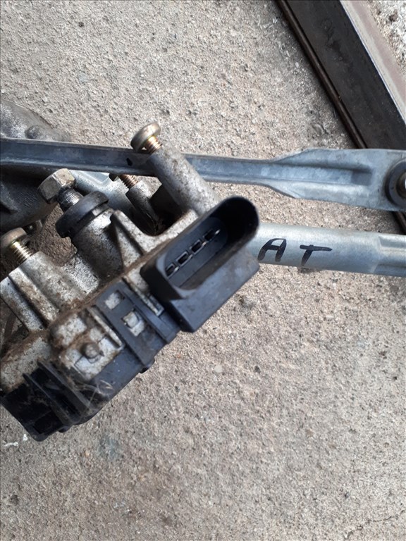 Audi A4 (B6) Első ablaktörlő motor 0 390 241 509 0390241509 3. kép