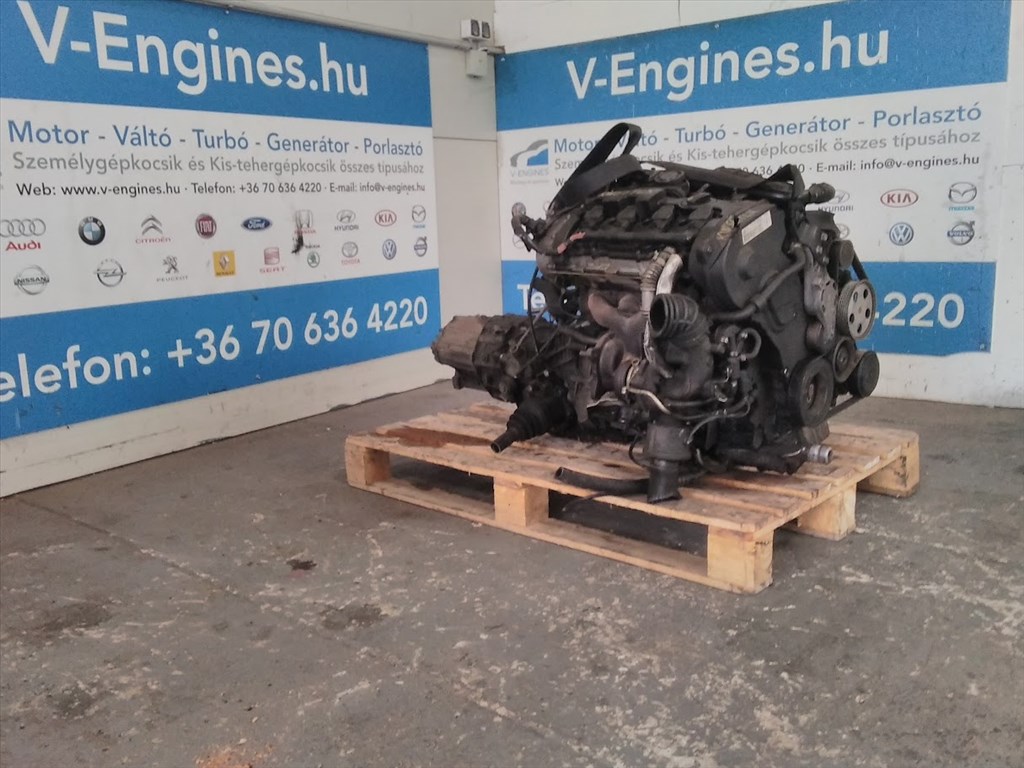 Audi A4 BWE komplett bontott motor  2. kép