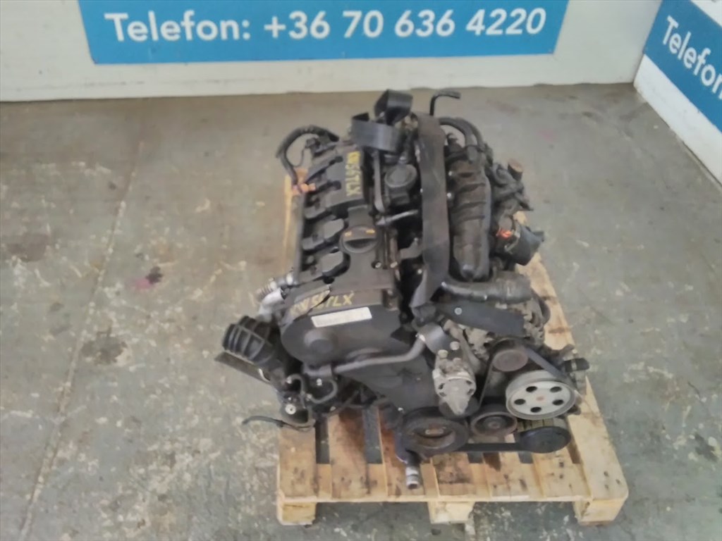 Audi A4 BWE komplett bontott motor  3. kép