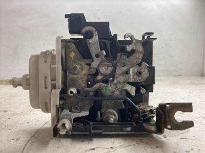 AUDI A4 B5 Bal első Ajtózár