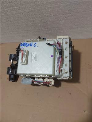 Toyota Urban Cruiser Biztosítéktábla L2654 8273052g90