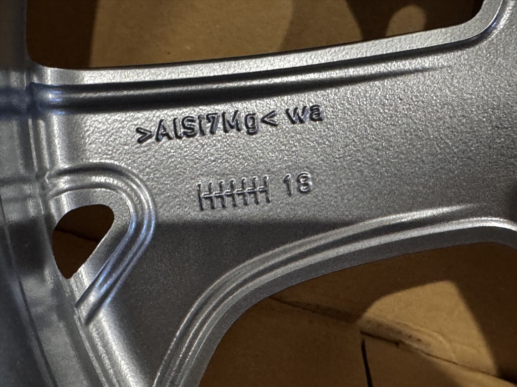 R20 Original Jaguar 8J ET40 - J9C3-1007-LA  1db alufelni felni 5. kép