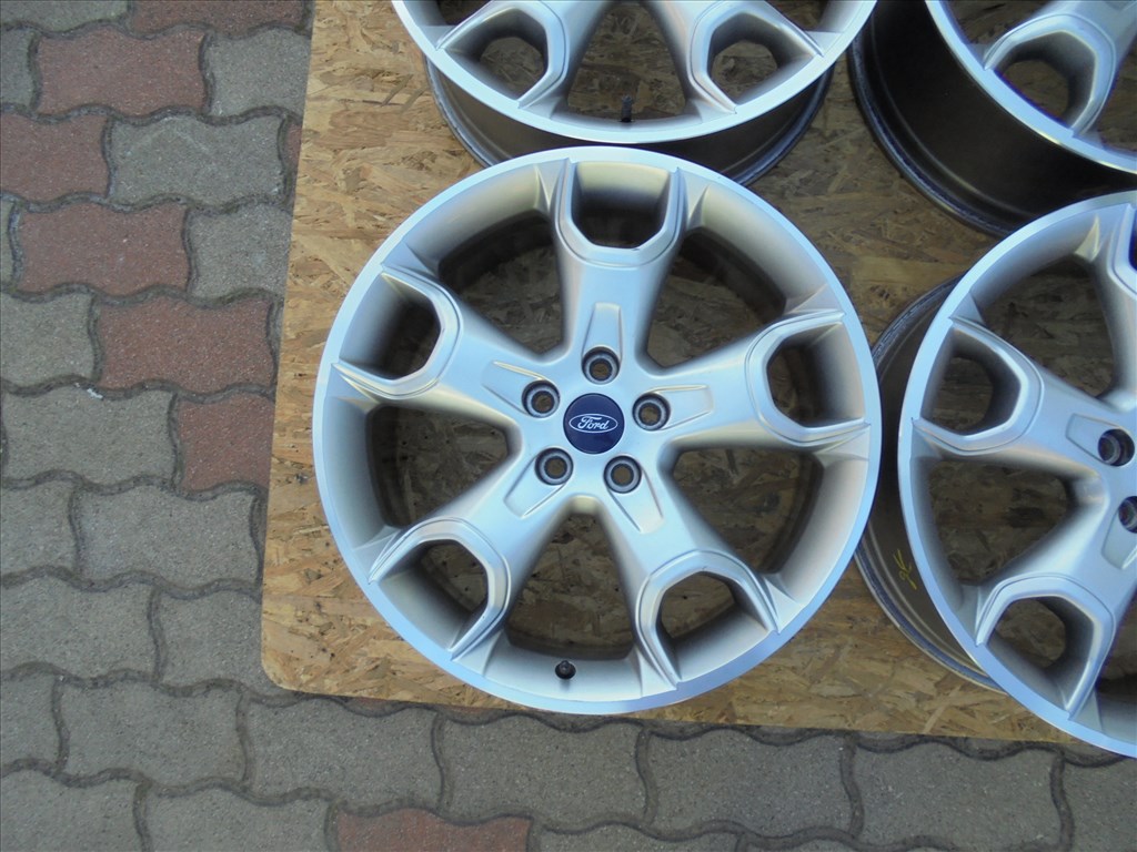 19-es 5 x 108-as Gyári Ford alufelni jó állapotban eladó  33914794  2025. 10. 24. 10:14 3. kép