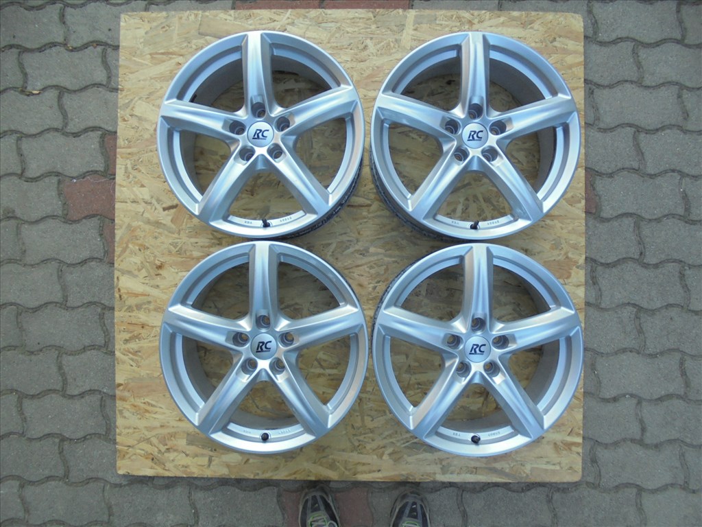 17-es RC alufelni újszerű állapotban eladó 1. kép