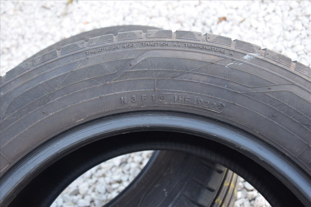  215/6016" újszerű Toyo Tires nyári gumi 4. kép