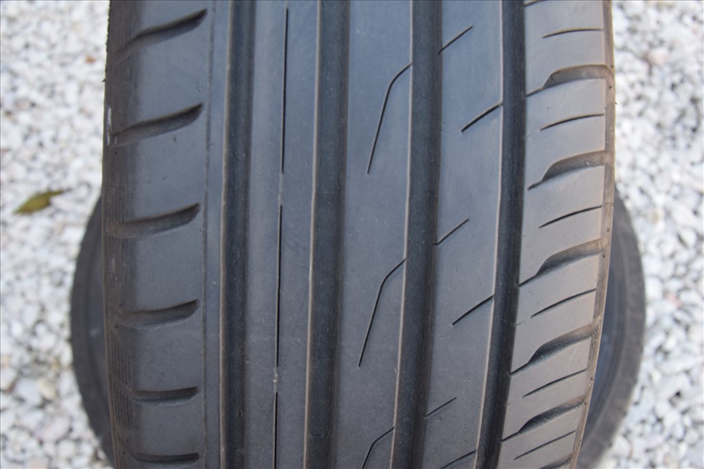  215/6016" újszerű Toyo Tires nyári gumi 5. kép