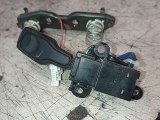 Mazda MPV (LW) Rádió / CD Kapcsoló *148660* 4. kép