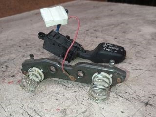 Mazda MPV (LW) Rádió / CD Kapcsoló *148660* 3. kép