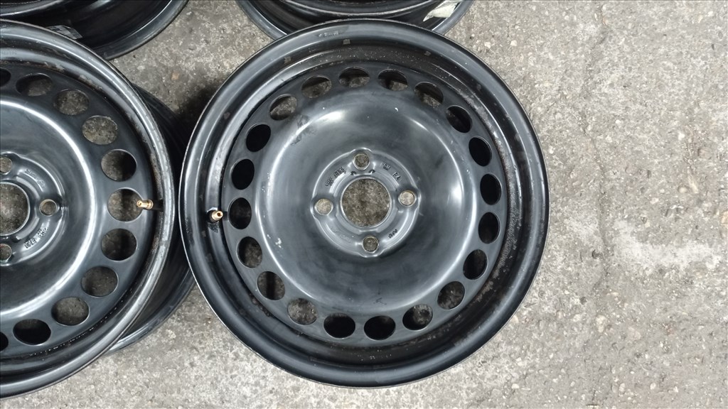  4x100 lyukosztású 6JJ 15" használt (gyári felni) lemezfelni 2. kép