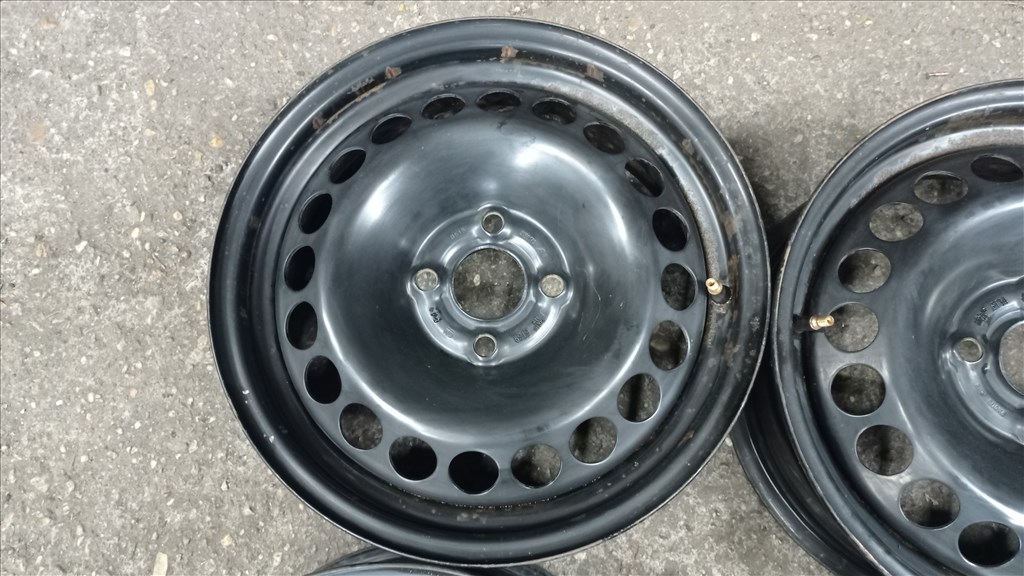  4x100 lyukosztású 6JJ 15" használt (gyári felni) lemezfelni 4. kép