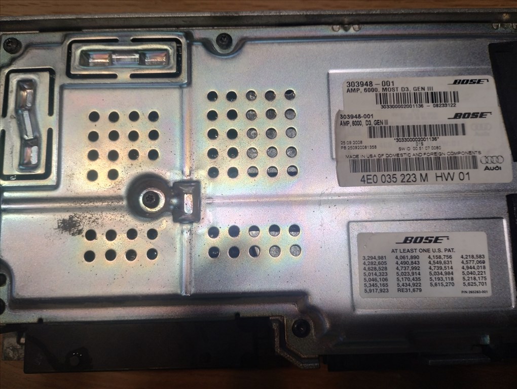 Audi A8 D3 Bose gyári erősítő  3. kép