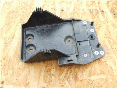 Mazda 3 (BM) akumlátor akkumulátor tartó 