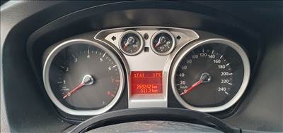 Ford Focus mk2 facelift benzines óracsoport 