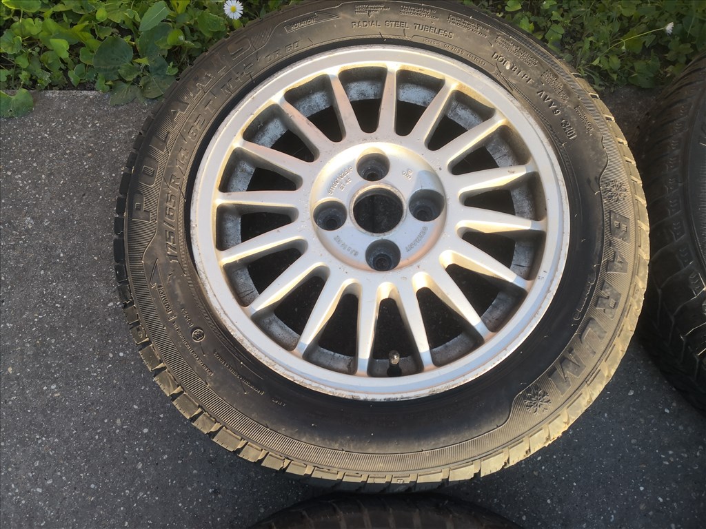 Volkswagen régi 14-es gyári alufelnik 4x100-as lyukosztású 1. kép