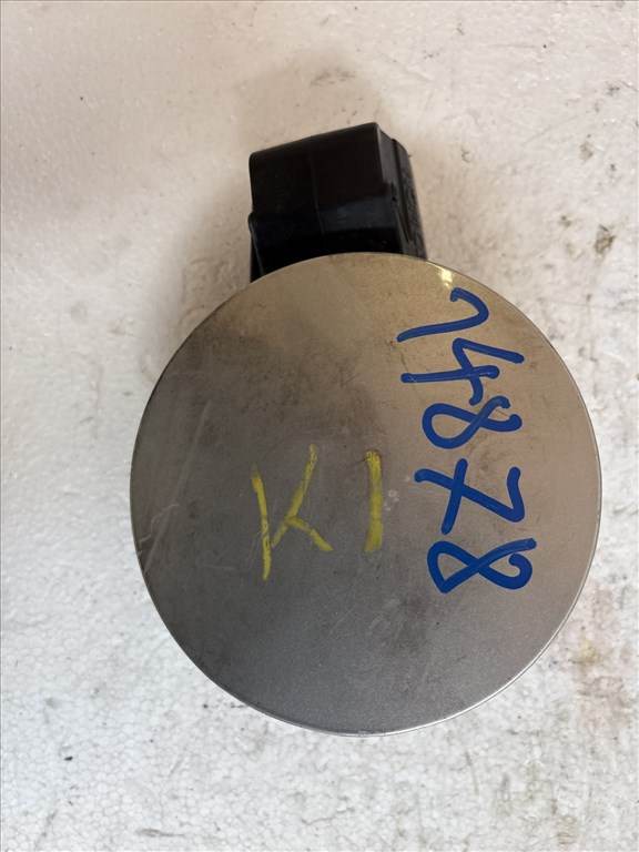 Kia Ceed I. 2006-2009 2006-2009 Tankajtó    ezüst  1. kép