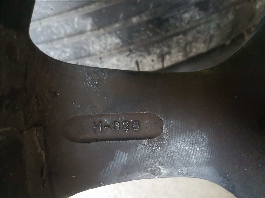 16-os HRS alufelnik 5x114.3-as lyukosztású 6. kép