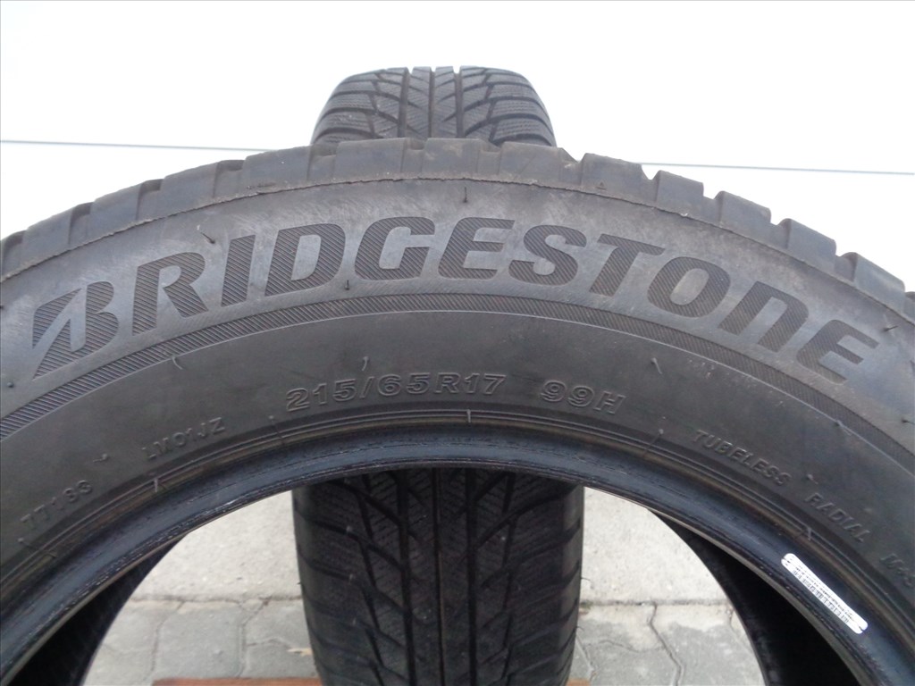Bridgestone 215/65R17 téli gumi pár 7mm-es mintával eladó. 6. kép