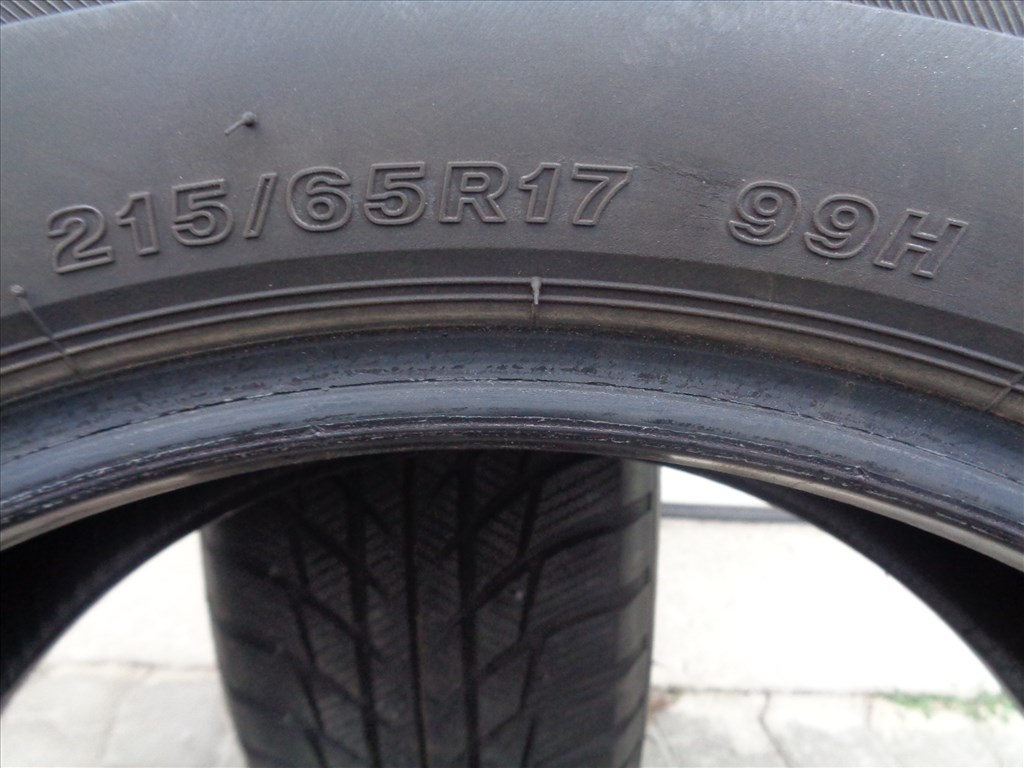 Bridgestone 215/65R17 téli gumi pár 7mm-es mintával eladó. 8. kép