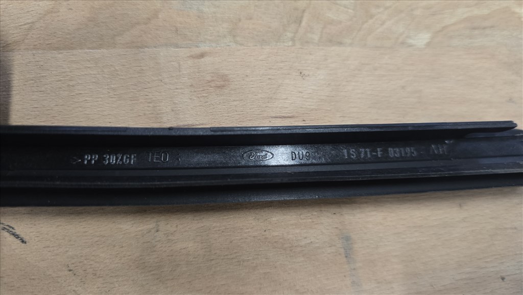 Ford Mondeo Mk3 vízlehúzó díszléc ÚJ 1s71f03195ah 2. kép