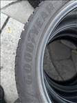  225/4518" újszerű Goodyear téli gumi 
