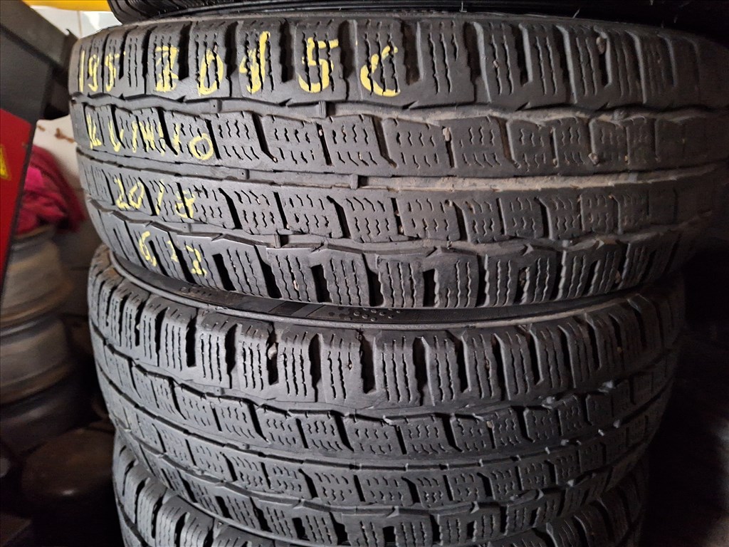  195/70/15" C Kumho téli gumi  2. kép
