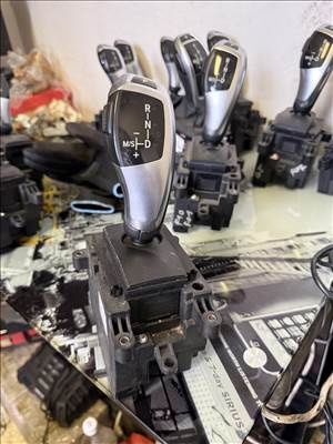 BMW 5-ös sorozat, BMW 7-es sorozat, BMW X3, BMW X4 Bmw f07 gt f11 f01 f02 f04 f25 f26 váltókar  9239504