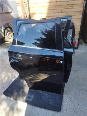 Mitsubishi Outlander III ajtó 