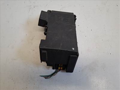 Citroen C4 grand picasso  akkumulátor biztosíték 9666527580
