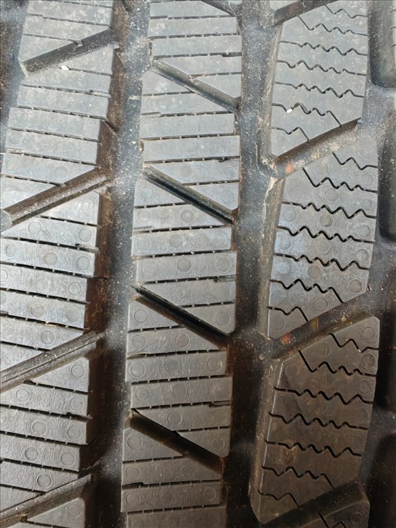  215/5517" újszerű Continental négyévszakos gumi gumi 1. kép