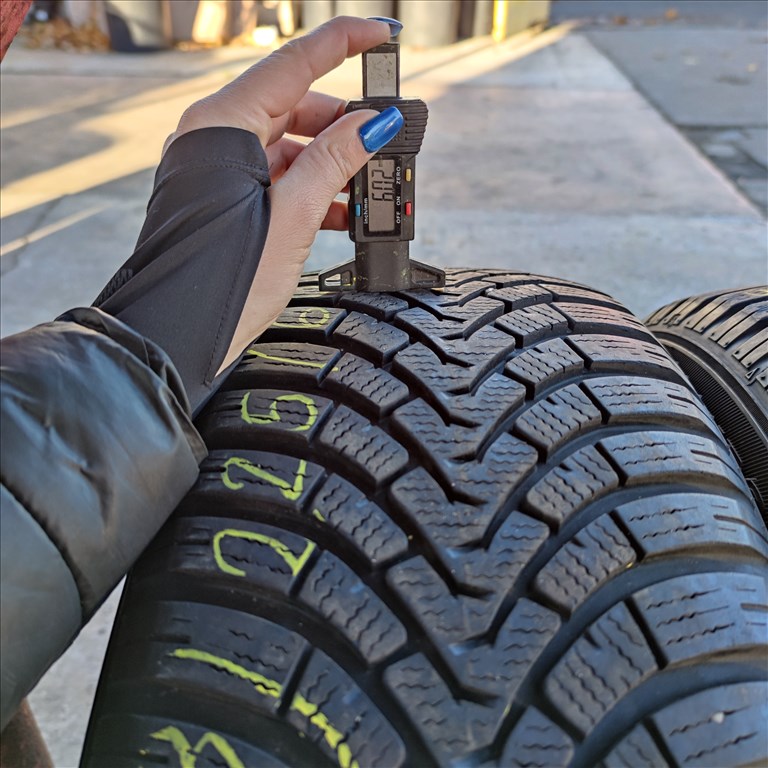  225/60 R18 Falken téli gumi 80000ft a 4db/333/ 1. kép