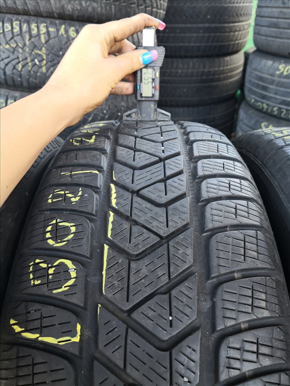 215/65 R17 Pirelli téli gumi 55000ft a 4db/302/ 1. kép
