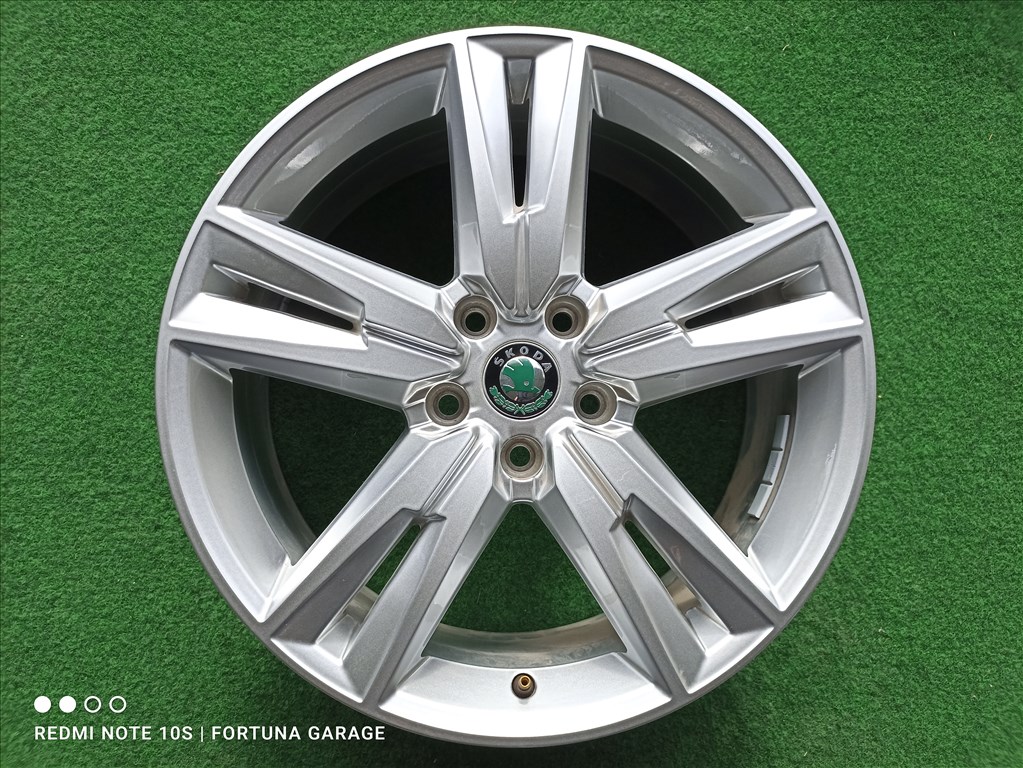 5x112 18" Skoda újszerű gyári felni garnitúra 3. kép