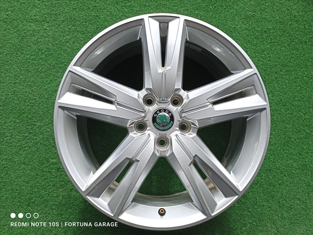 5x112 18" Skoda újszerű gyári felni garnitúra 4. kép