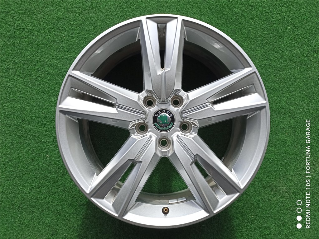 5x112 18" Skoda újszerű gyári felni garnitúra 5. kép