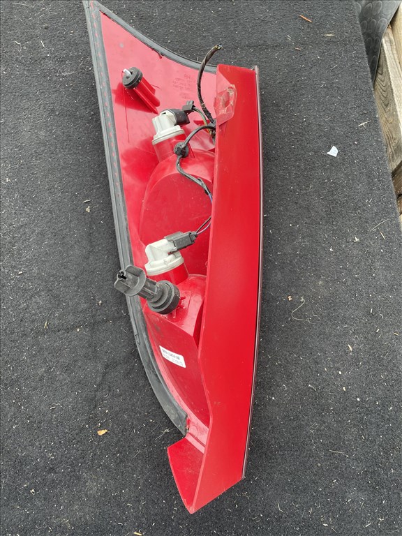 Ford Focus Mk1 5 ajtós Jobb hátsó lámpa XBYX-13404-AB 2. kép