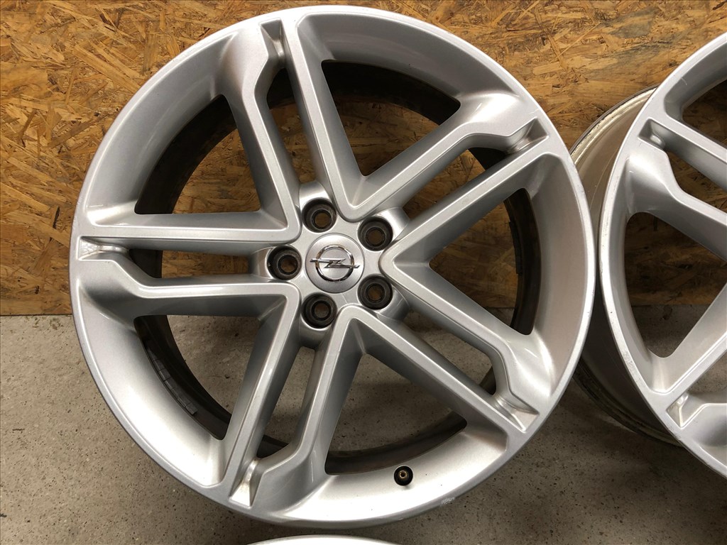 19 col Opel gyári alufelni 5x105 szenzor 19 colos 4. kép