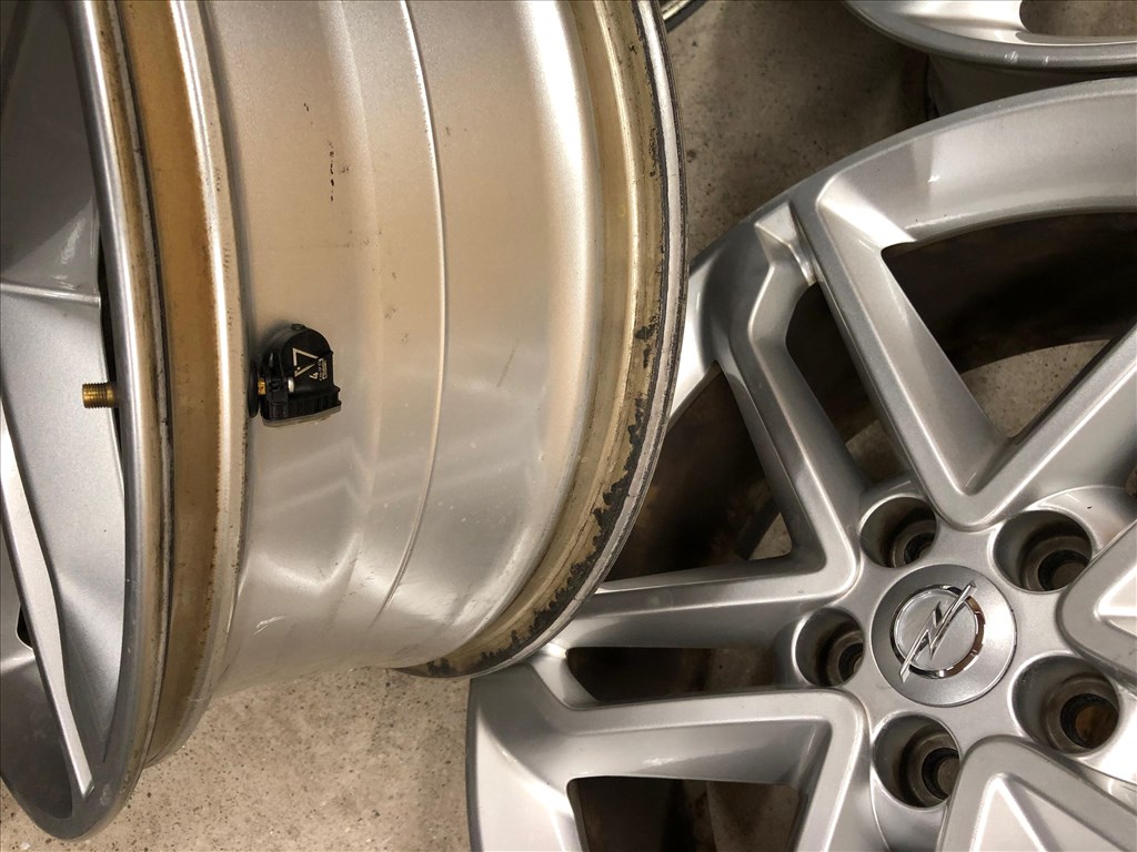19 col Opel gyári alufelni 5x105 szenzor 19 colos 8. kép