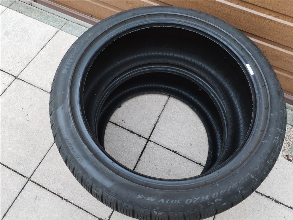  255/4020" használt Pirelli téli gumi 2 db  2. kép