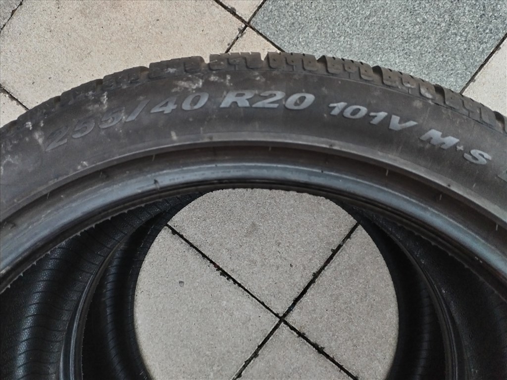  255/4020" használt Pirelli téli gumi 2 db  3. kép